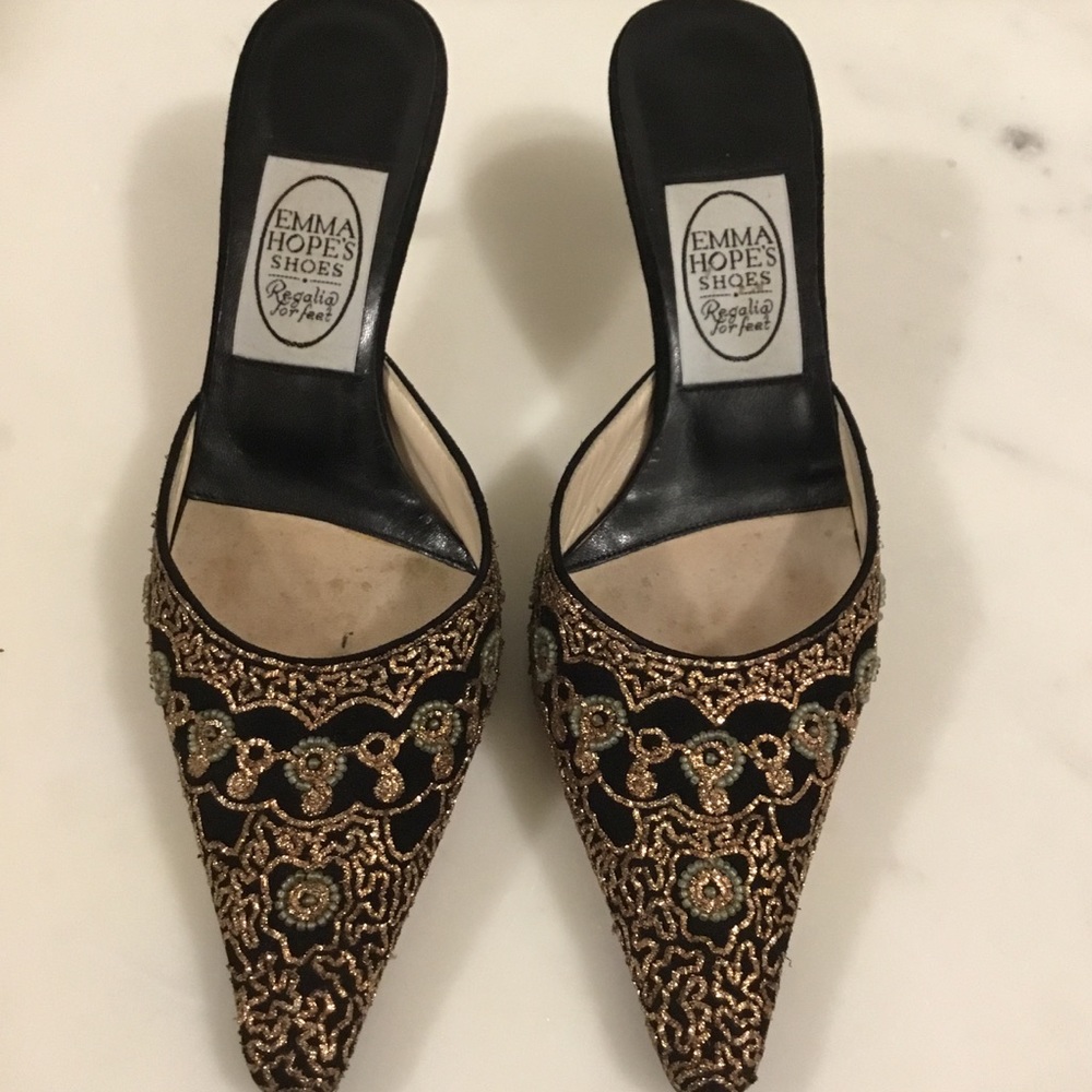 EMMA HOPE kitten heel embroidered  sz 7